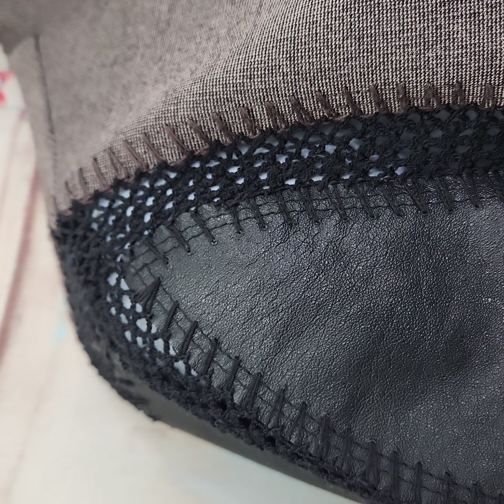 Stella & Jamie from Berdorf Goodman w/ leather sleeves, short cardigan sweater - Picture 4 of 8